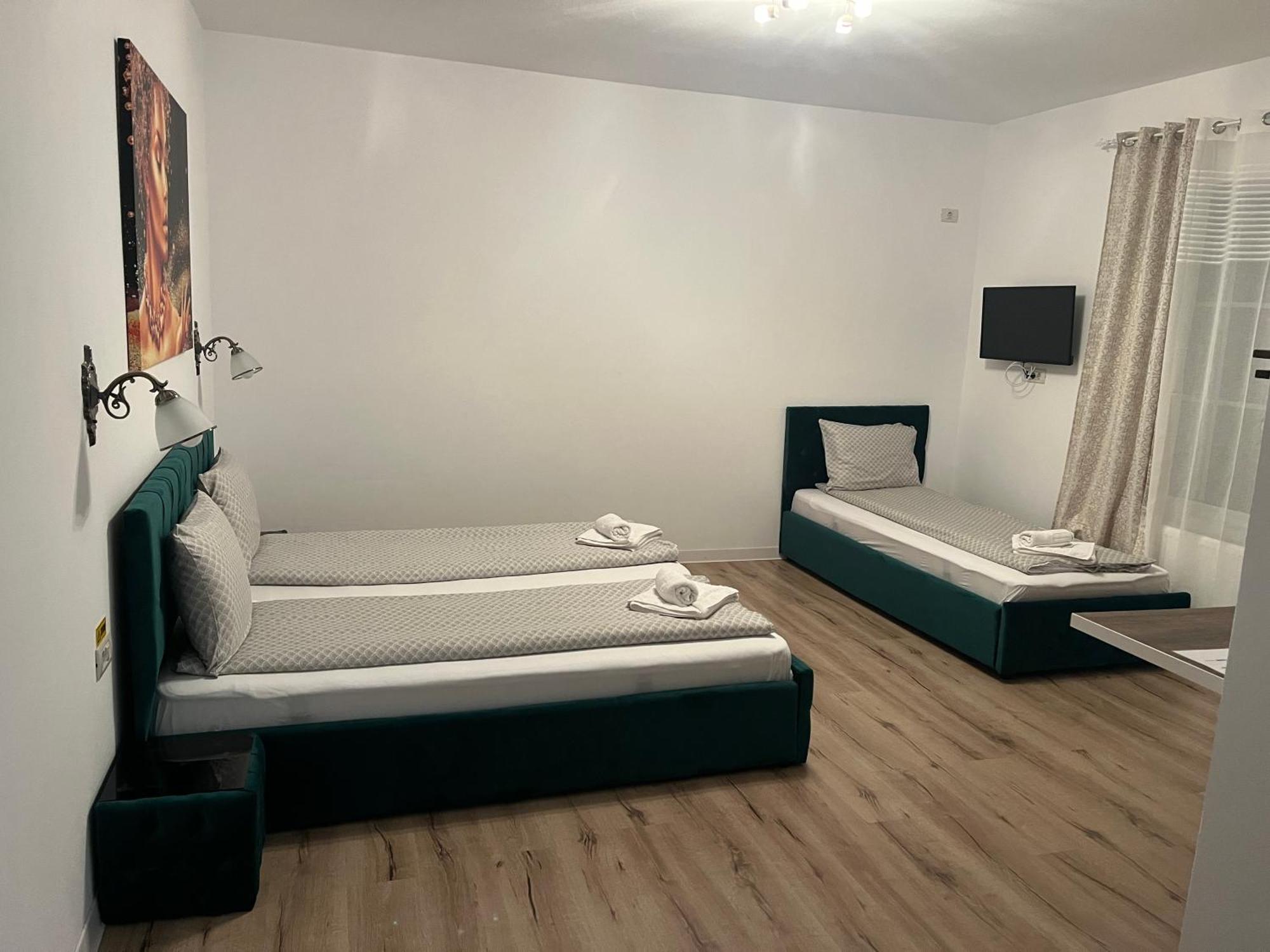 Pensiunea Queen Remetea Mare Bagian luar foto